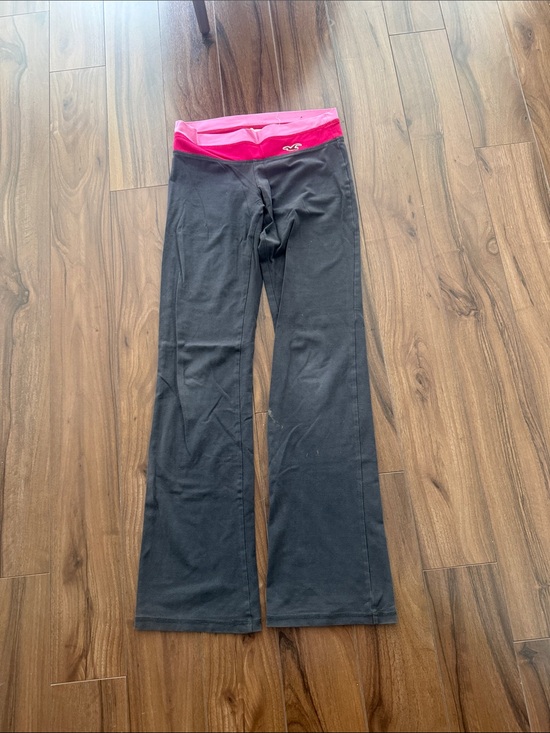 Hollister Pants - Vintage Hollister Yoga Pants with Pink Waistband